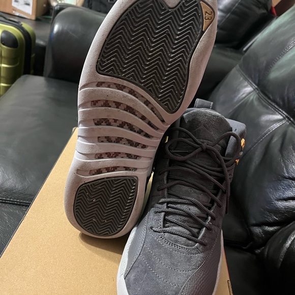 Jordan 12 Dark Grey - Picture 3 of 3
